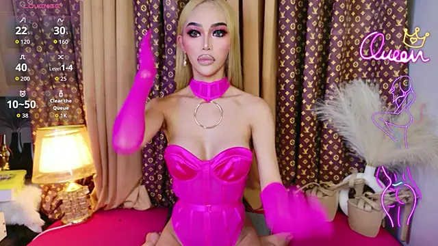 CelinaWintour online show from July 25, 3:30 pm