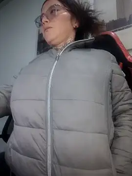 mara adiction online show from March 31, 10:10 pm