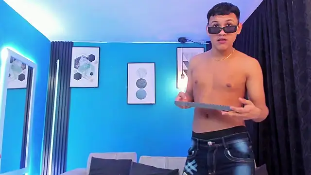 Oficial KingOfHeavens online show from March 30, 8:08 pm