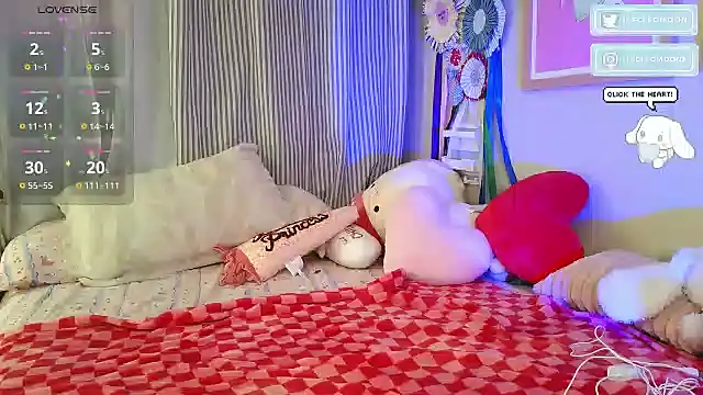 itscleomoon online show from February 19, 6:35 am