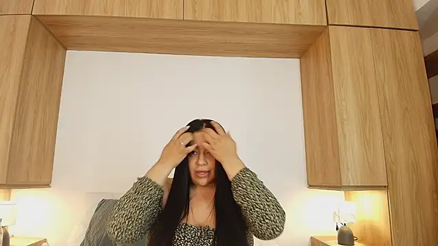 violet  rouse   online show from December 21, 9:52 pm