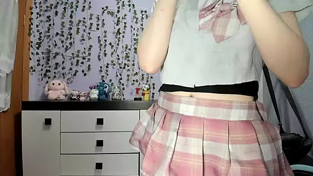 Yoonhee ki online show from February 10, 4:32 pm