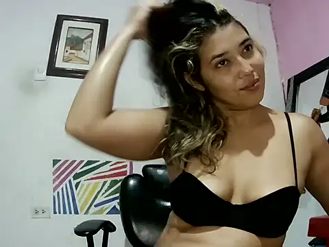 Misst3lla online show from December 19, 8:28 am