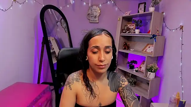 StaceyLeee online show from February 25, 10:19 pm