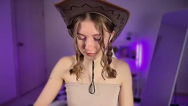 KellySunn online show from April 4, 8:13 am