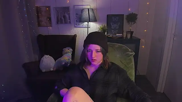 SarahShelby online show from April 29, 8:58 pm