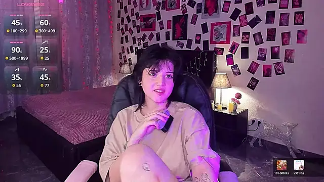 SarahShelby online show from March 10, 10:19 am