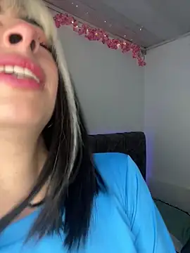 junorise23 online show from January 11, 4:39 am