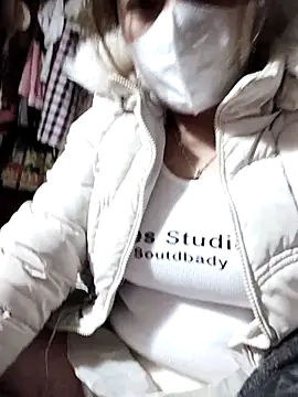 Lucky cutee online show from January 7, 5:11 am