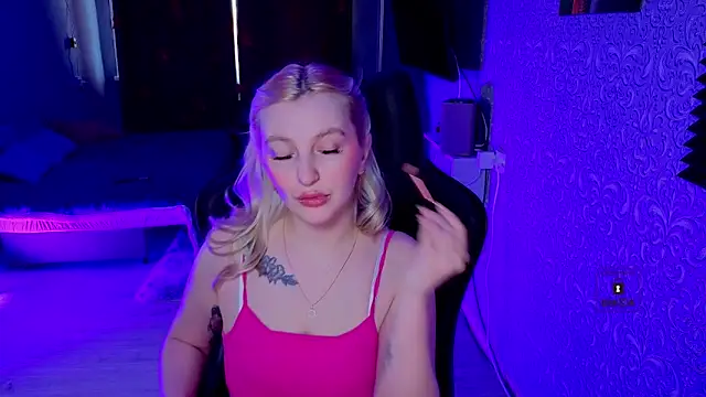 Eva Vibe  online show from March 24, 5:35 am