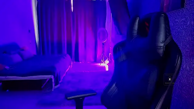 Eva Vibe  online show from April 22, 7:05 am