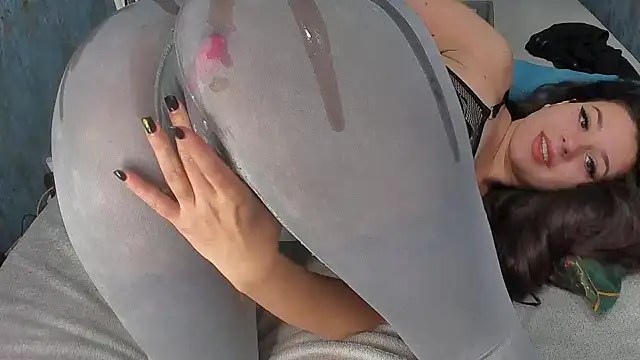 RedAssHottie online show from November 28, 4:15 am