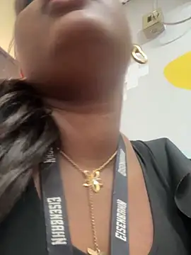 amorasecy online show from April 14, 5:02 pm