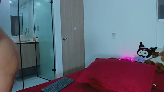 Arimonroee online show from April 14, 4:12 am