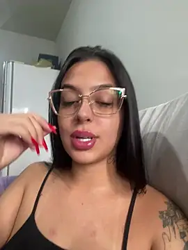 jujuarantes  2026 online show from February 11, 1:45 pm