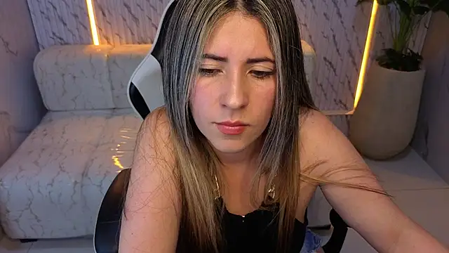 Phoebe Tx online show from December 21, 9:19 pm