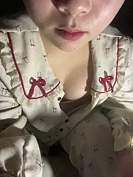 lili-roze online show from April 10, 12:33 pm