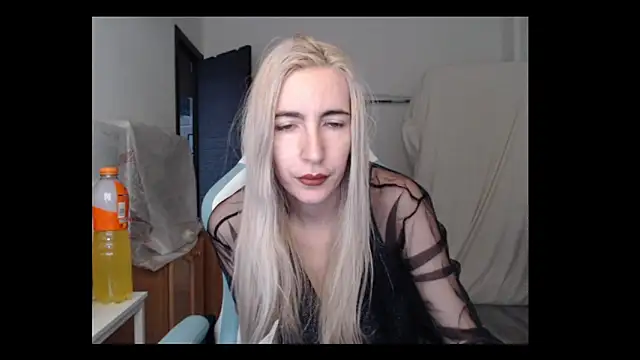 BarbieBlondieGirl online show from March 6, 4:57 pm