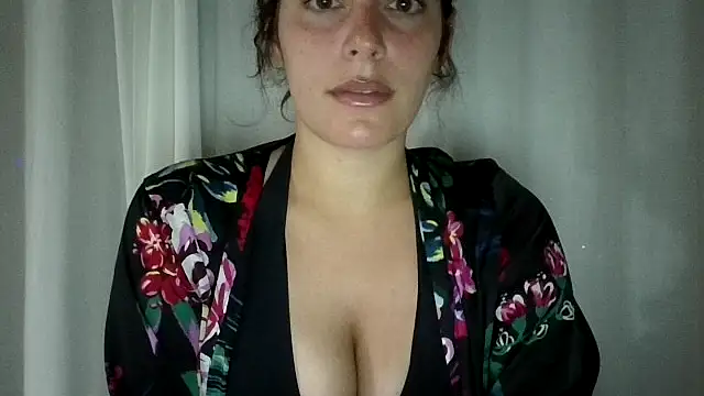 freckledbelle online show from January 16, 7:37 am