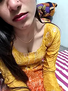 Yours-Zeenat online show from February 23, 10:15 am