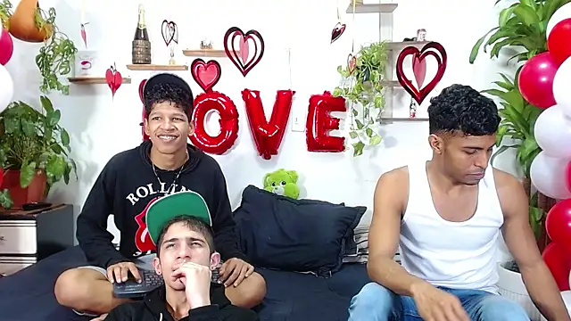 Interracial Snow Bunny online show from February 15, 7:02 pm