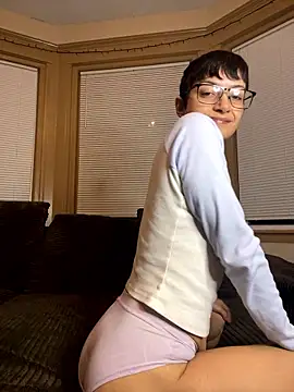 FaiiryArii online show from January 15, 5:35 am