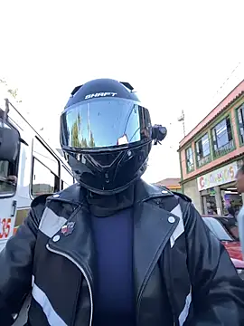 Scarlet auraa online show from March 20, 9:30 pm