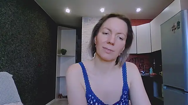 Amanda Luxe online show from February 20, 6:26 am