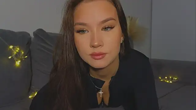 EmiDroll online show from February 21, 11:44 am