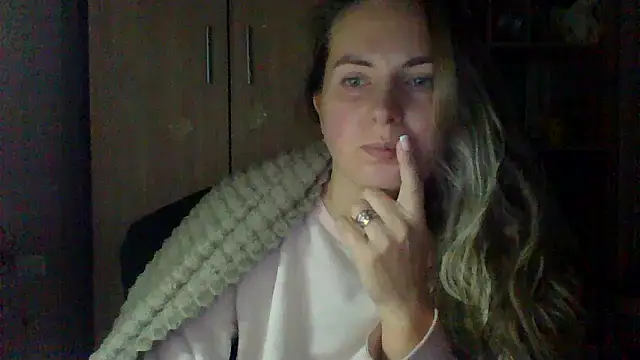 VikiLove765 online show from February 7, 1:20 am