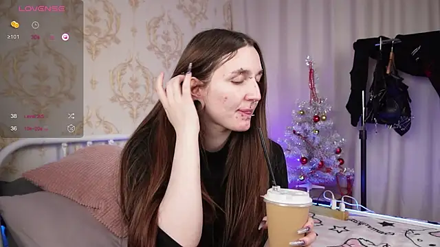 Alice Goth online show from January 18, 7:04 am