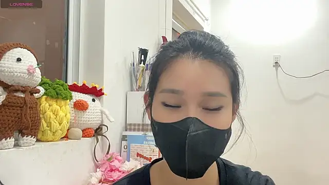 Tieu-May online show from March 28, 1:27 am