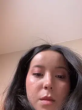 lia hetty online show from February 1, 3:33 pm