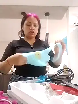 Luli2401 online show from January 6, 8:23 pm