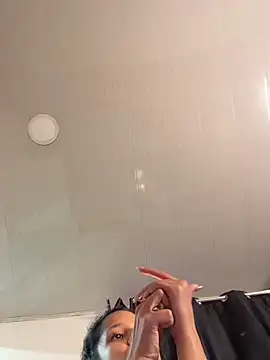 vicky bass  online show from April 24, 3:31 am