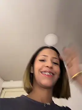 vicky bass  online show from June 6, 1:23 am