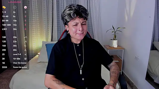 Zury Ramirez online show from April 18, 12:13 am