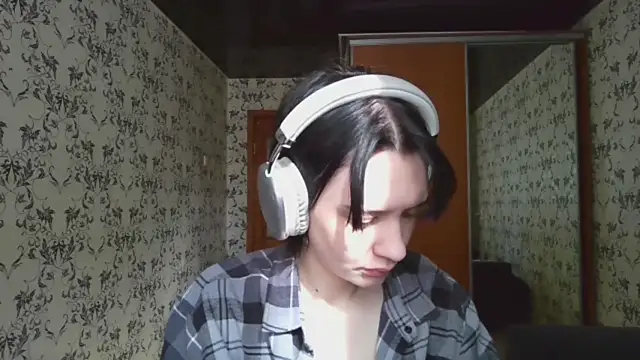 LxayBloom online show from March 19, 7:24 am