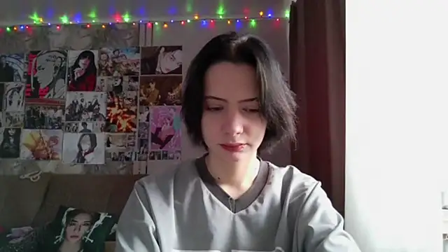 LxayBloom online show from January 19, 9:27 am