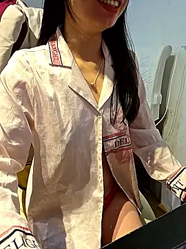 moon baby99 online show from January 18, 6:10 am