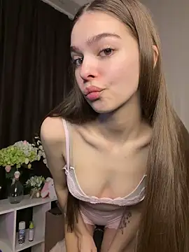 SkylineBliss online show from April 19, 1:05 am