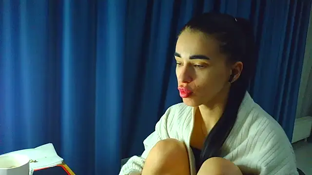 Vlada Elfie online show from March 9, 6:44 pm