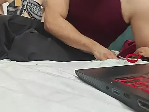 NoFacesOnlyPower online show from May 1, 1:53 am
