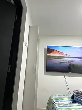 TaylorrHill online show from February 13, 9:16 pm