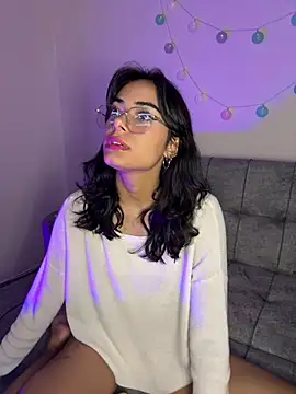 Iam Lyan  online show from March 15, 12:23 am