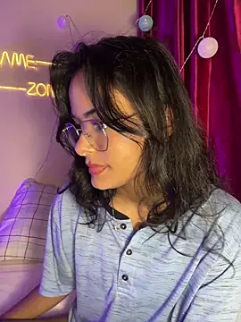 Iam Lyan  online show from January 31, 9:46 pm