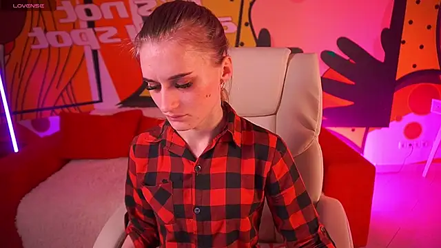 DiamondNina online show from March 24, 9:09 pm