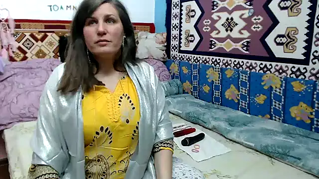 Adelinemilf online show from April 14, 10:37 am