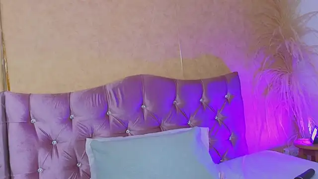 Missy 22  online show from April 10, 3:07 pm