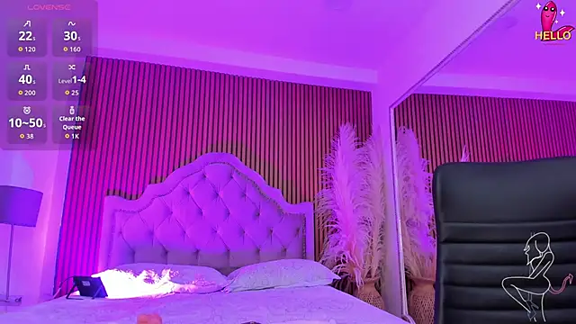 Violett hott  online show from February 12, 1:35 pm